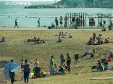 paisaje de playa con bañistas