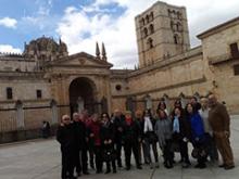 Foto del grupo ante la catedral de Zamora